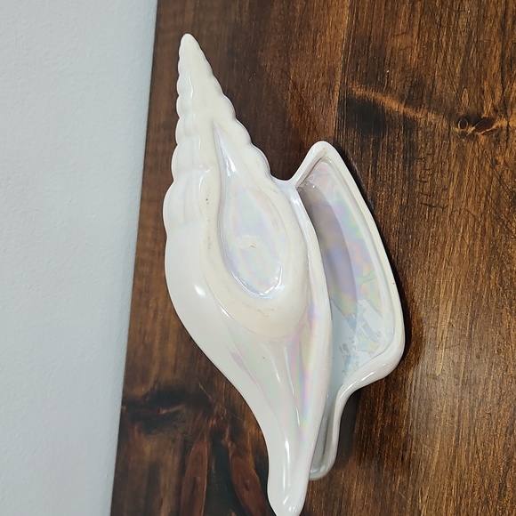 Iridescent Shell-Shaped Decor - Picture 2 of 5